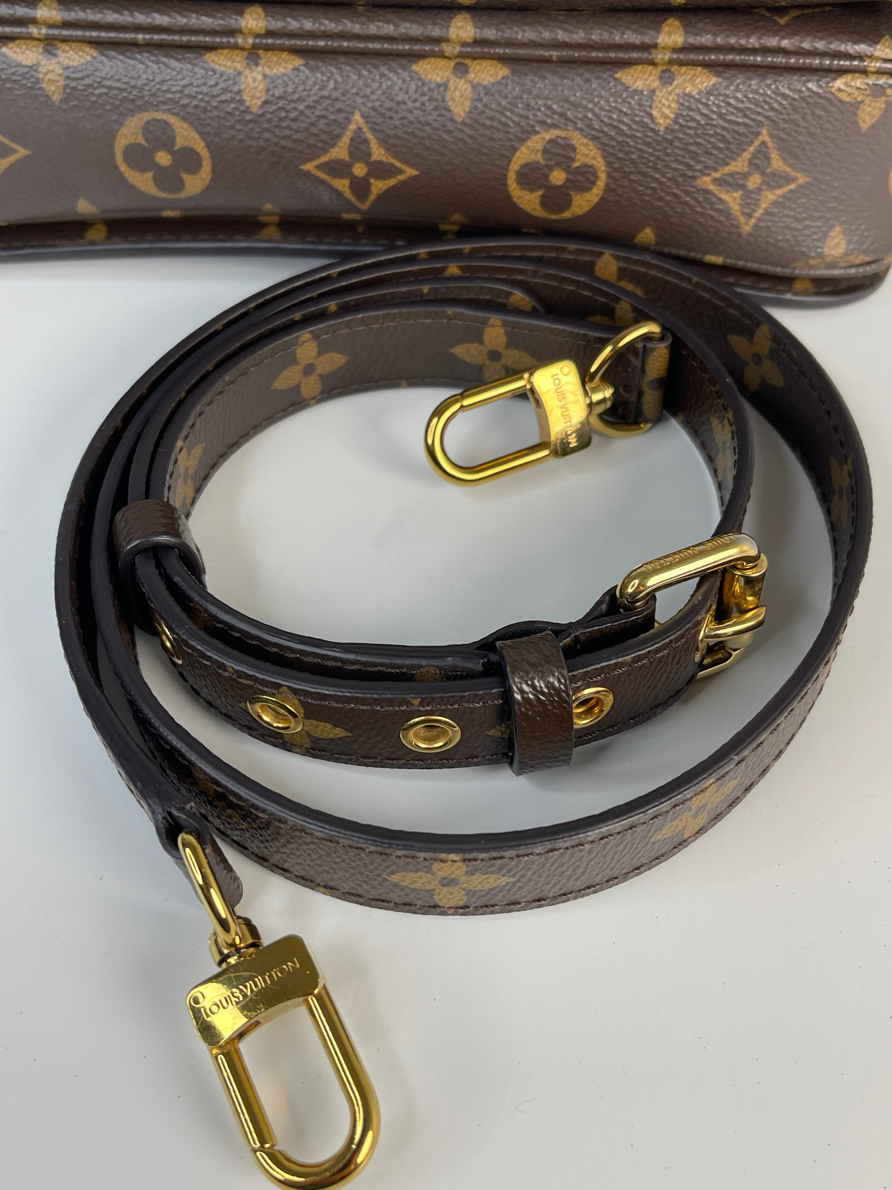 Louis Vuitton Pochette Métis Monogram Crossbody Bag